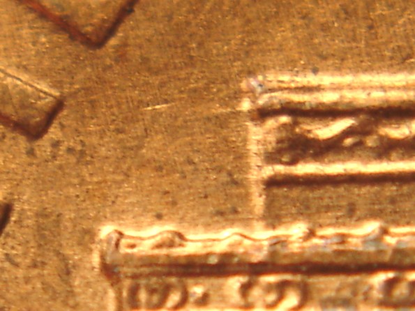 2004-P-Lincoln-Memorial-Cent-1-DR-010-/-2004-P-1-Der-027t